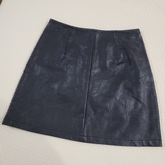 Molly Green Black Faux Leather Floral Embroidery Skirt Studs Zipper Front Size S - Picture 11 of 15